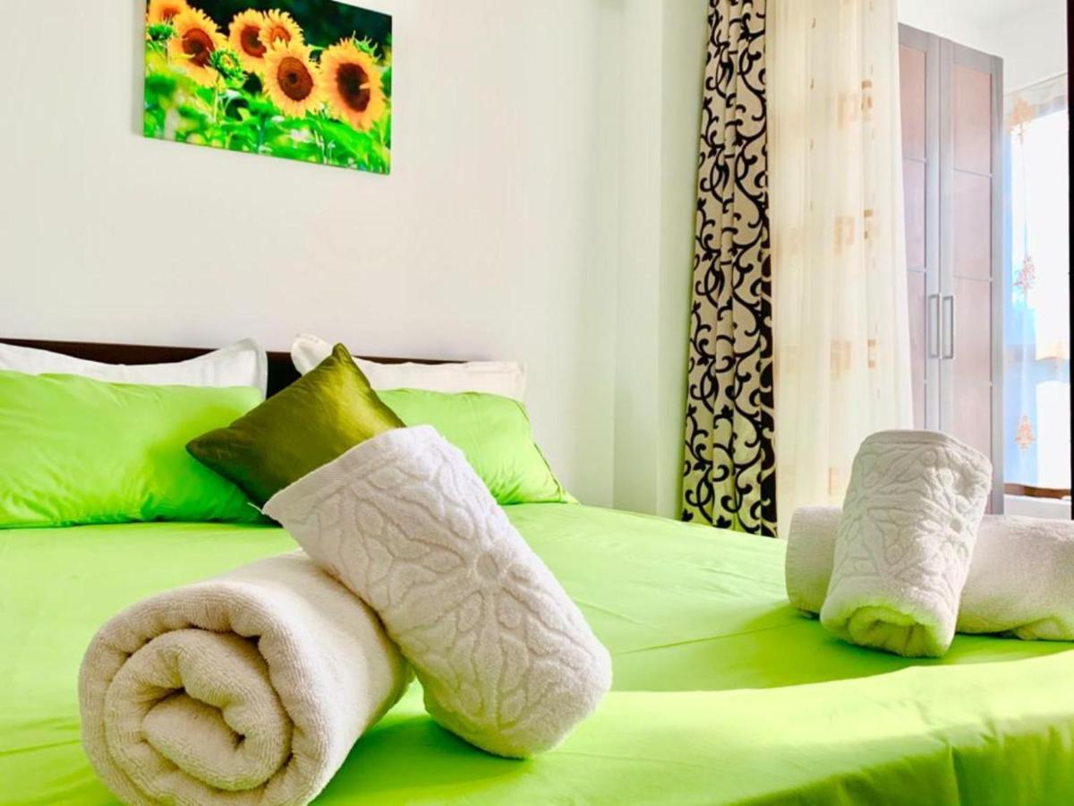 Elyse Comfortable Apartment Close To Palas Mall Iasi Buitenkant foto