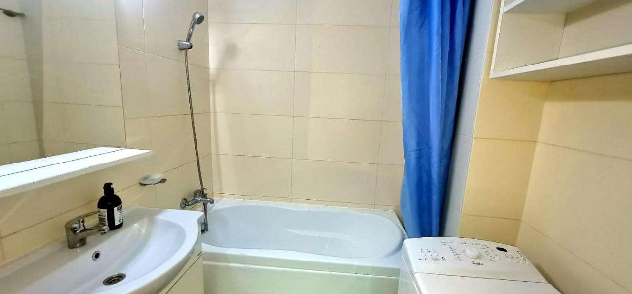 Elyse Comfortable Apartment Close To Palas Mall Iasi Buitenkant foto